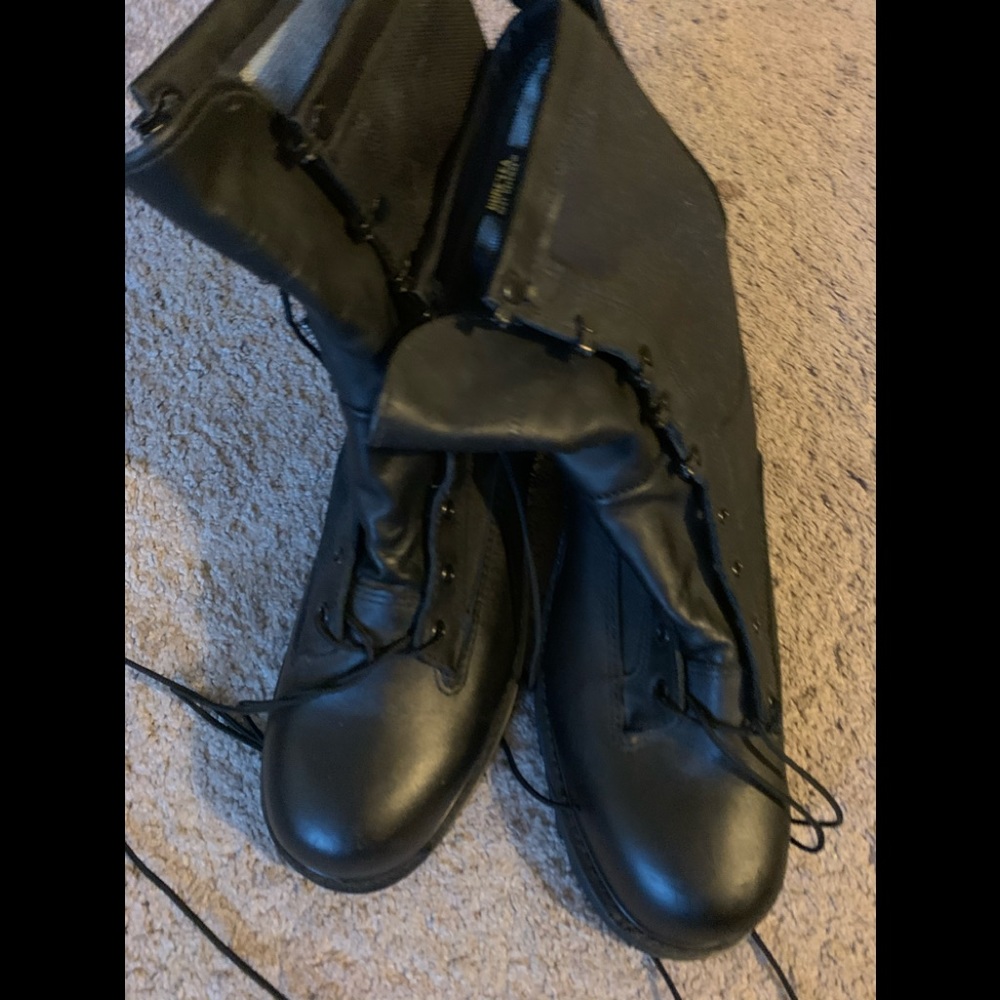 GORTEX Military Steel Toe boots size 13 never worn